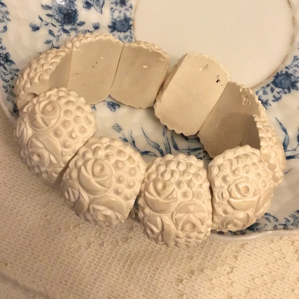 Hand Carved Roses~Meerschaum~Elastic 10 Link Bracelet~Vintage